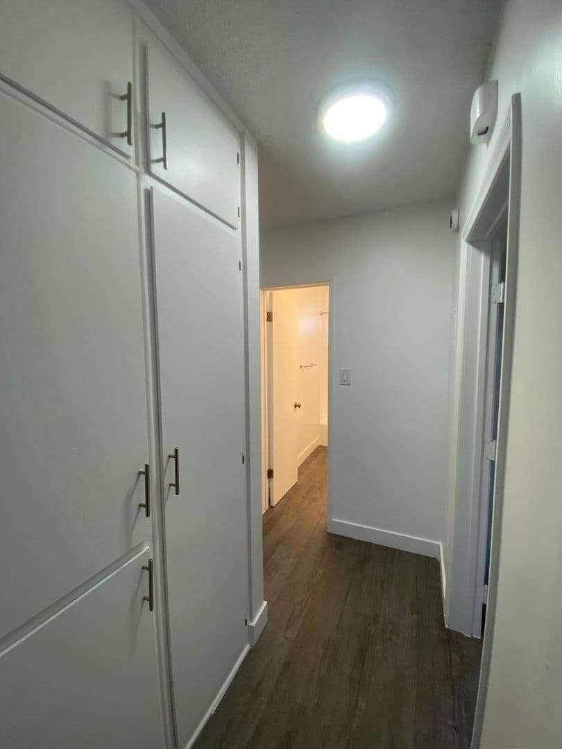 Los Angeles Apartment: 3956 Stevely Ave