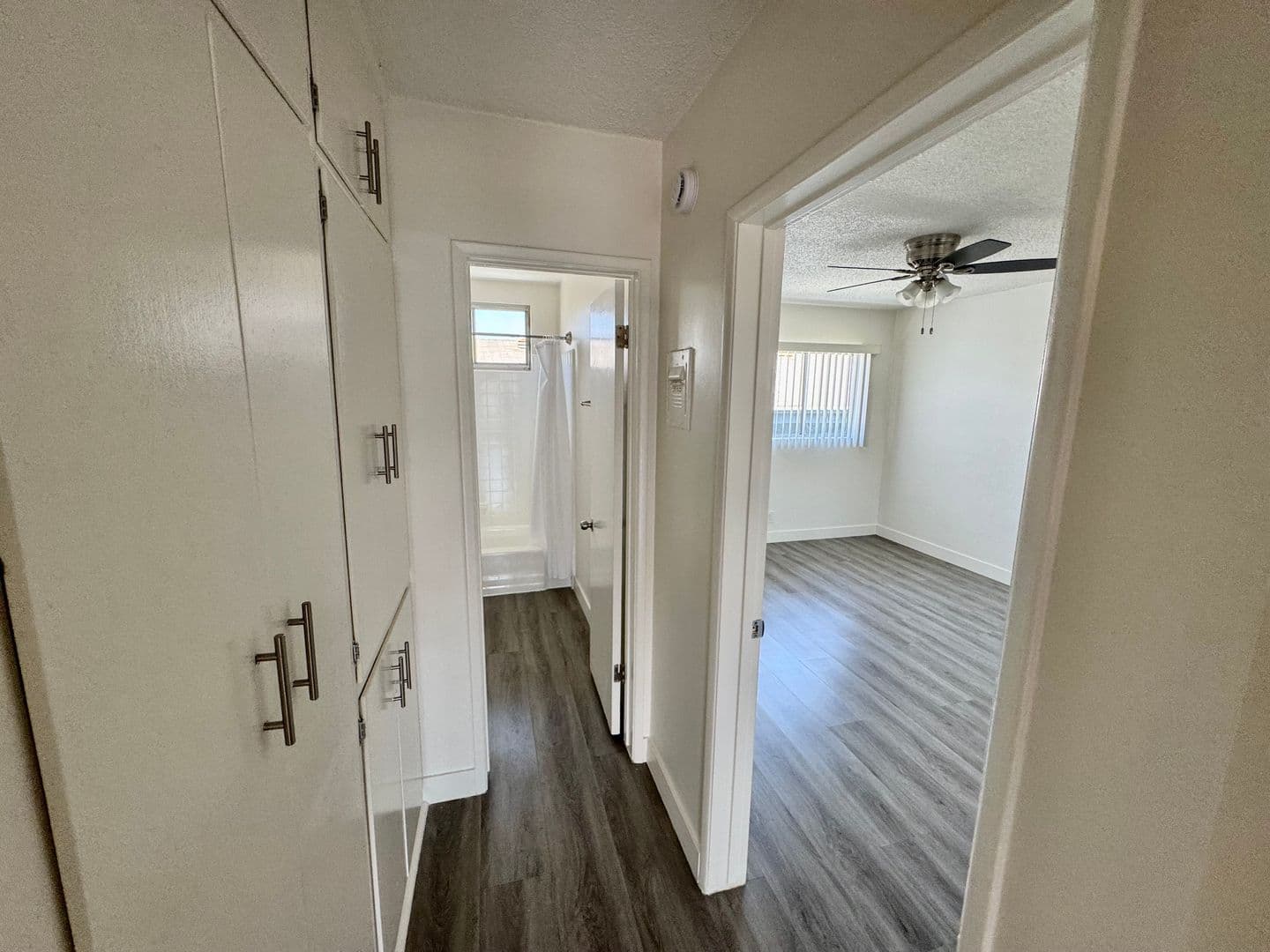Los Angeles Apartment: 3956 Stevely Ave