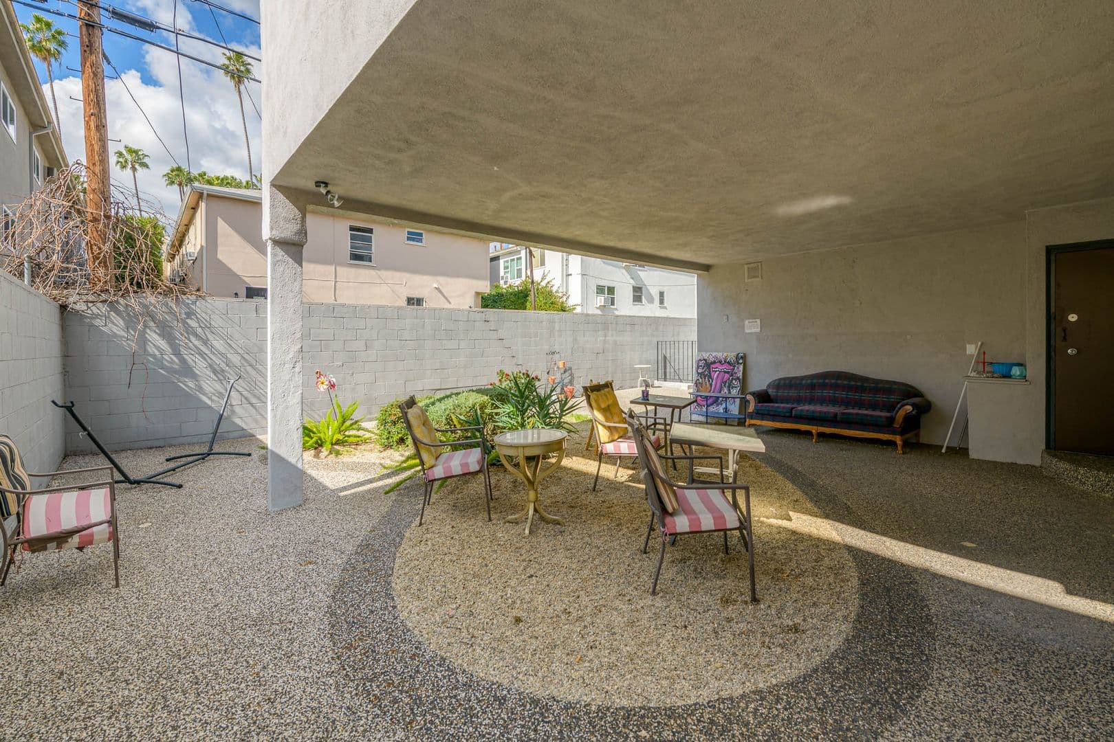 Los Angeles Apartment: 1847 Winona Blvd