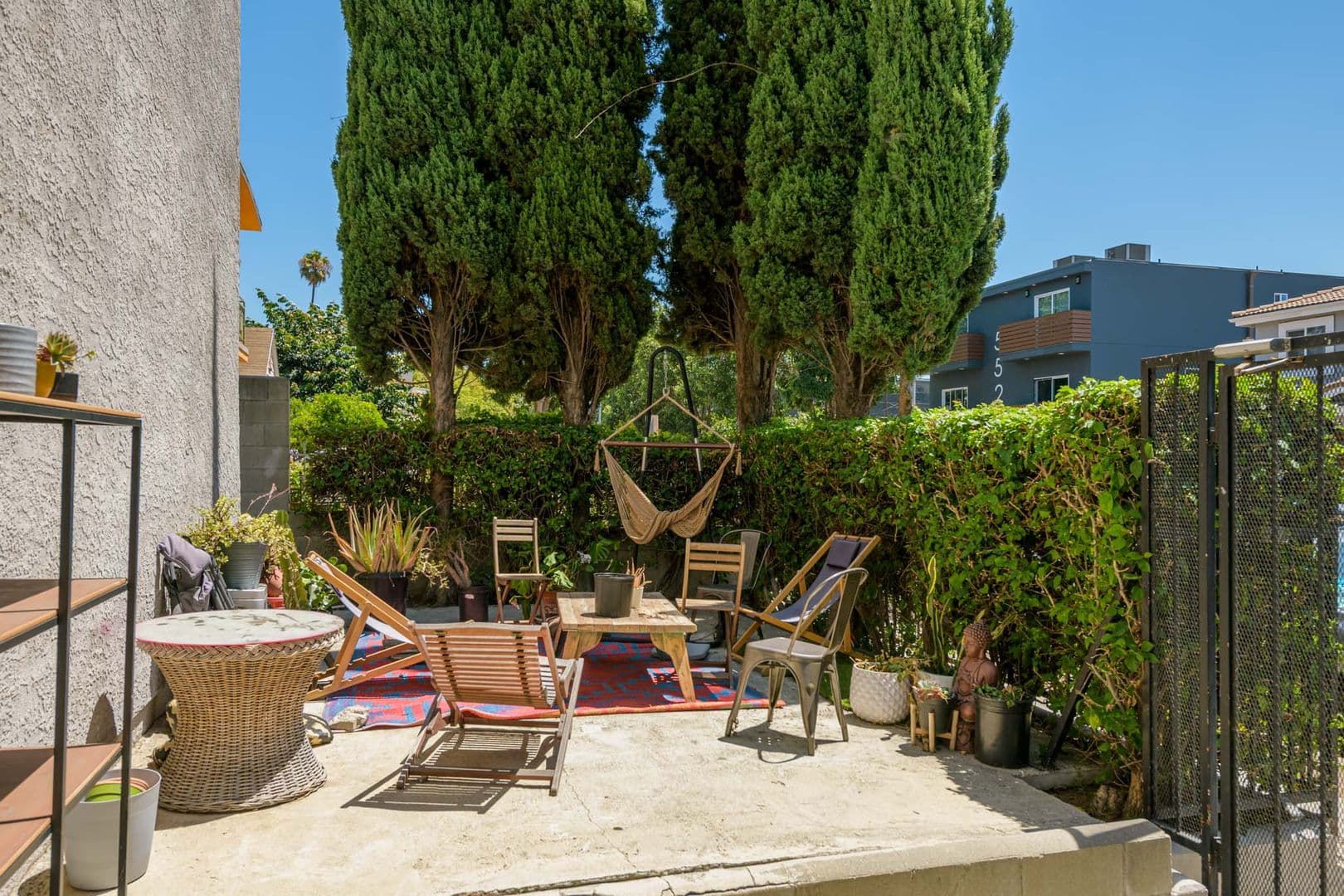 Los Angeles Apartment: 5533 Barton Ave