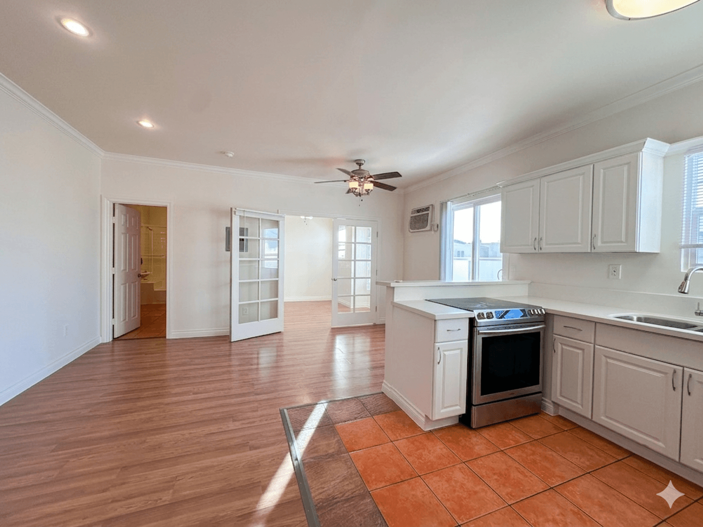 Los Angeles Apartment: 1217 N Berendo St