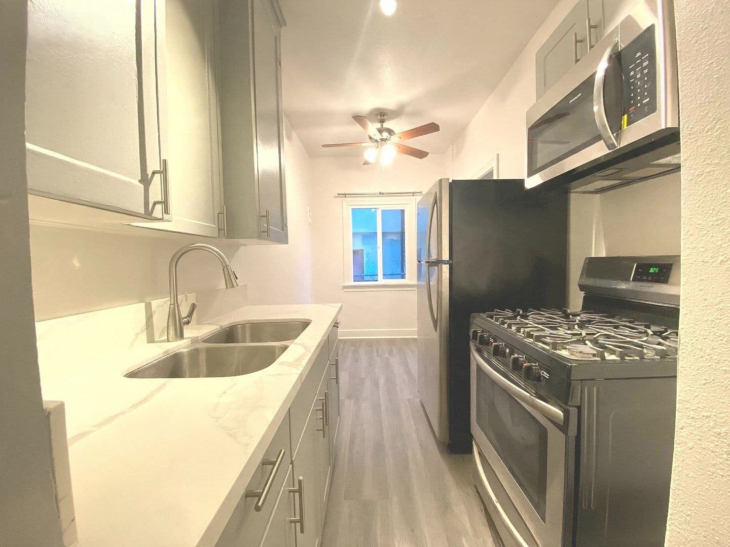 Los Angeles Apartment: 1623 N Mariposa Ave