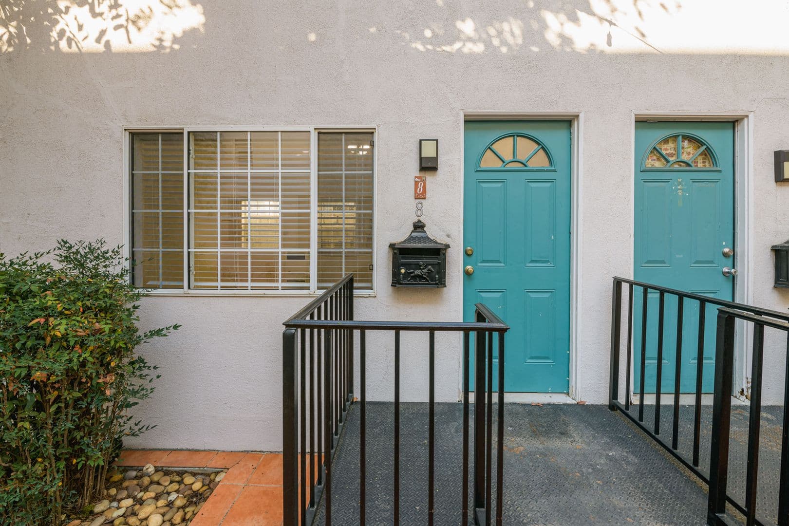 Los Angeles Apartment: 1234 N Berendo St