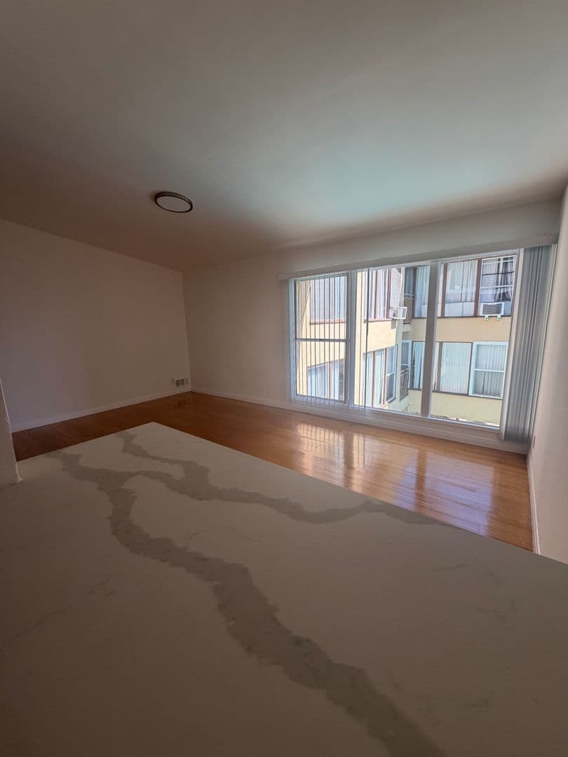 West Hollywood Apartment: 1326 N Flores Street