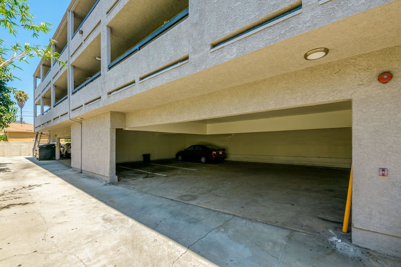 Los Angeles Apartment: 5533 Barton Ave