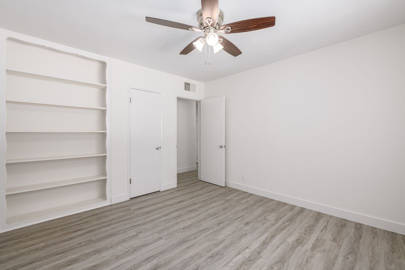 Los Angeles Apartment: 1339 S Ogden Dr