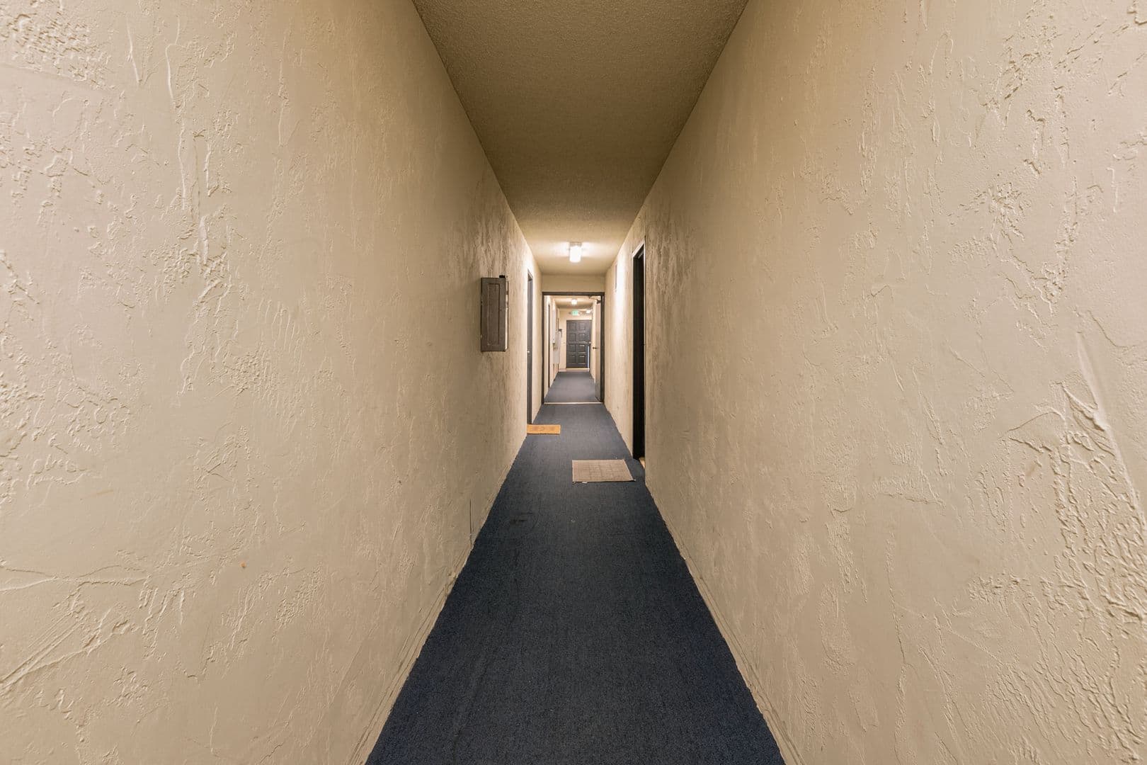 Van Nuys Apartment: 6861 Sepulveda Blvd