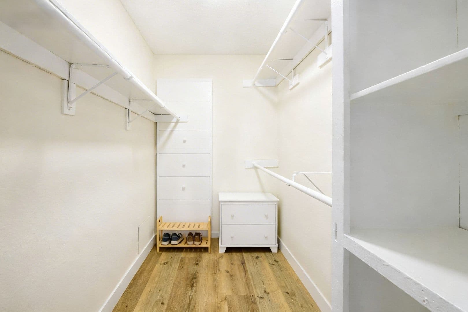 Van Nuys Apartment: 6861 Sepulveda Blvd