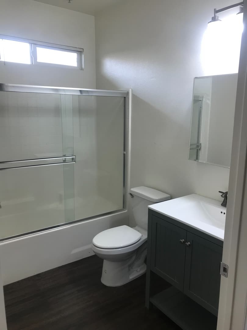 Los Angeles Apartment: 251 Robinson Street