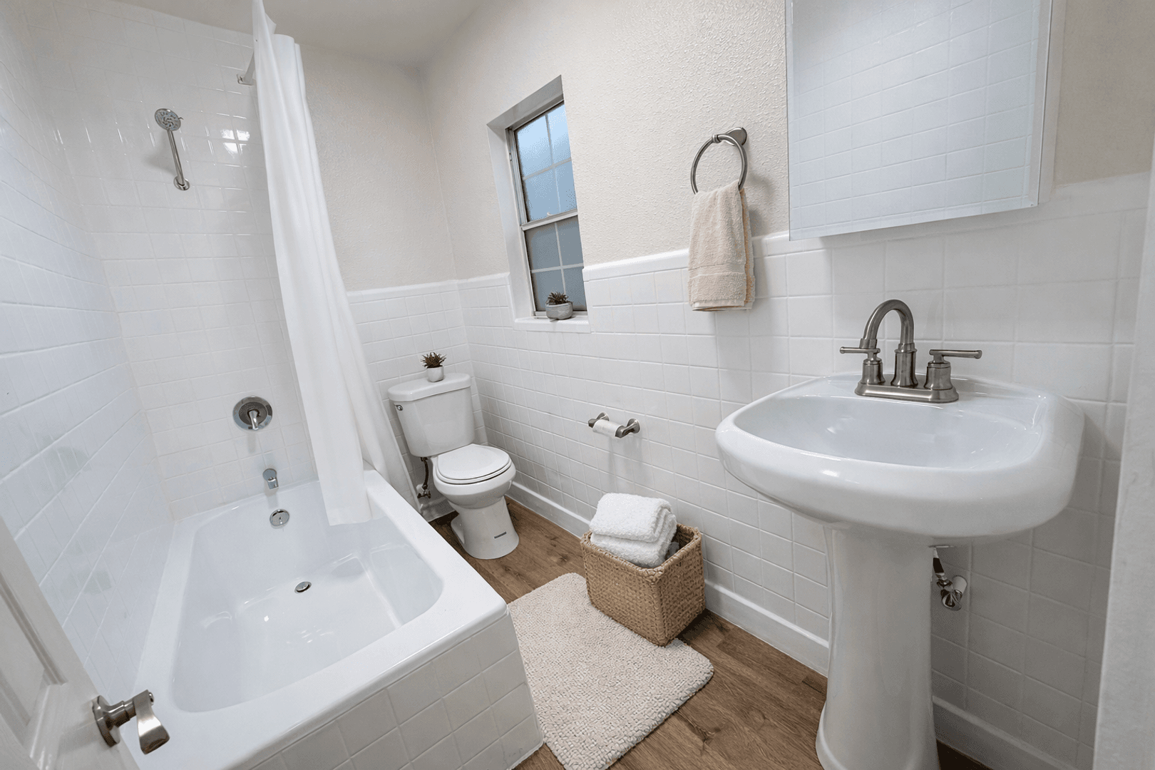 Los Angeles Apartment: 1234 N Berendo St