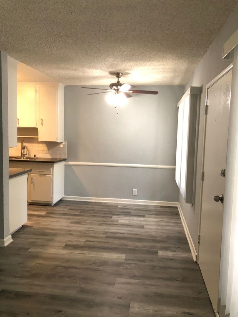 Los Angeles Apartment: 4847 W. Slauson Ave