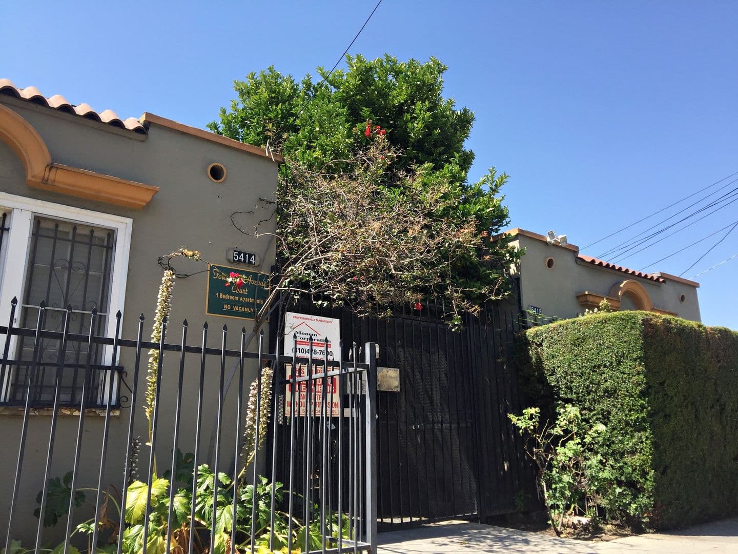 Los Angeles Apartment: 5414 Fountain Ave