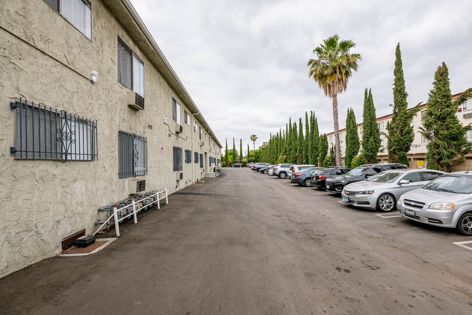 Van Nuys Apartment: 6861 Sepulveda Blvd
