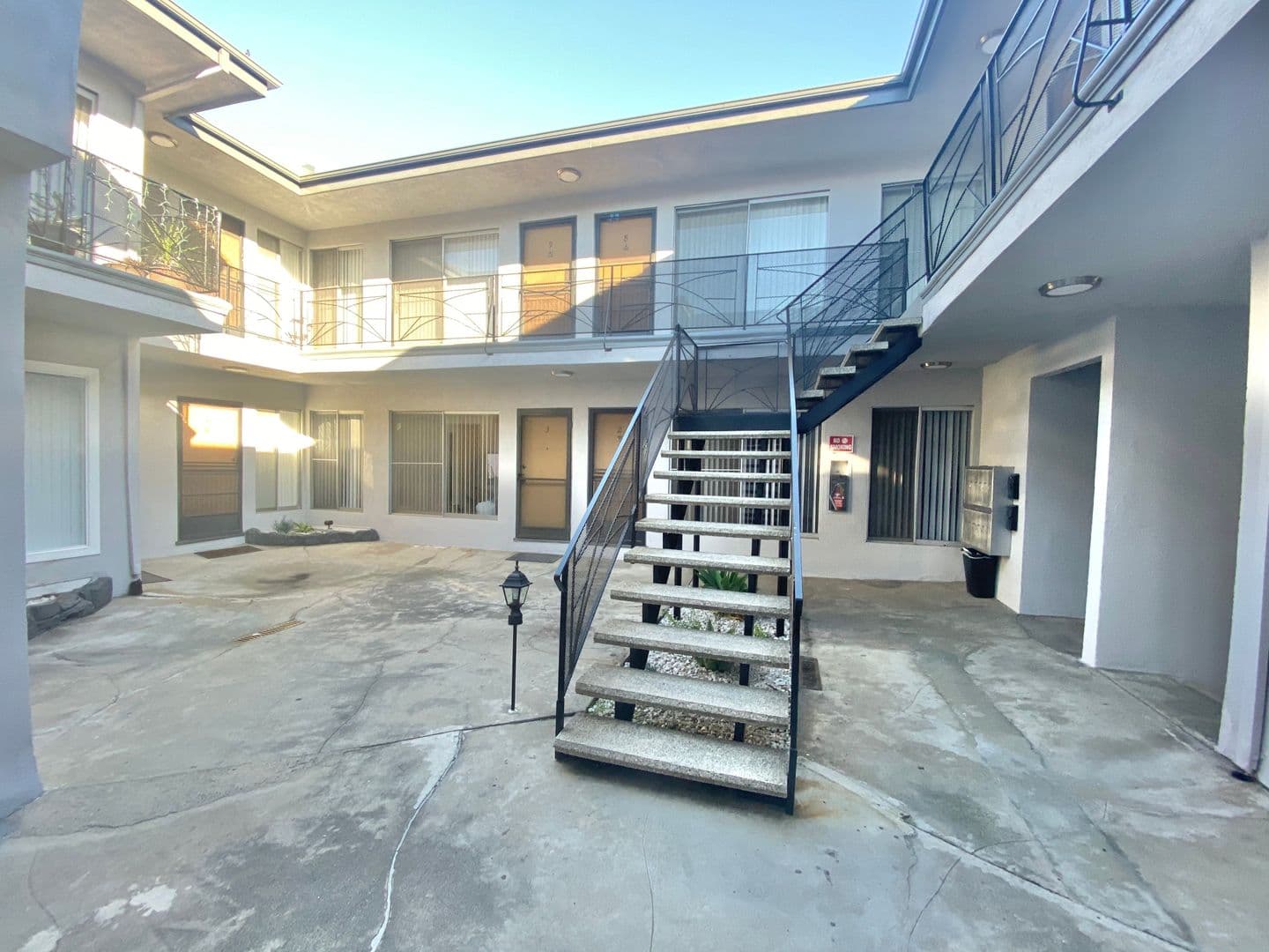 Los Angeles Apartment: 6125 Horner Street