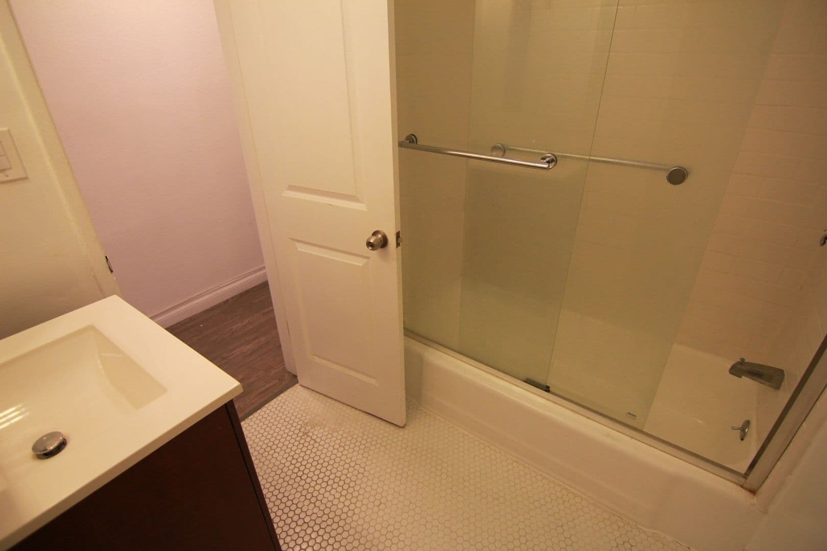 West Hollywood Apartment: 1136 N Ogden Dr