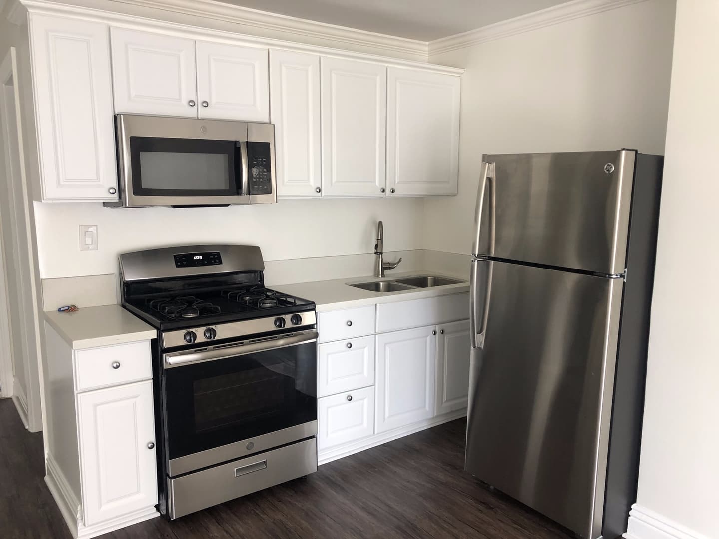 Los Angeles Apartment: 101 N Normandie Ave