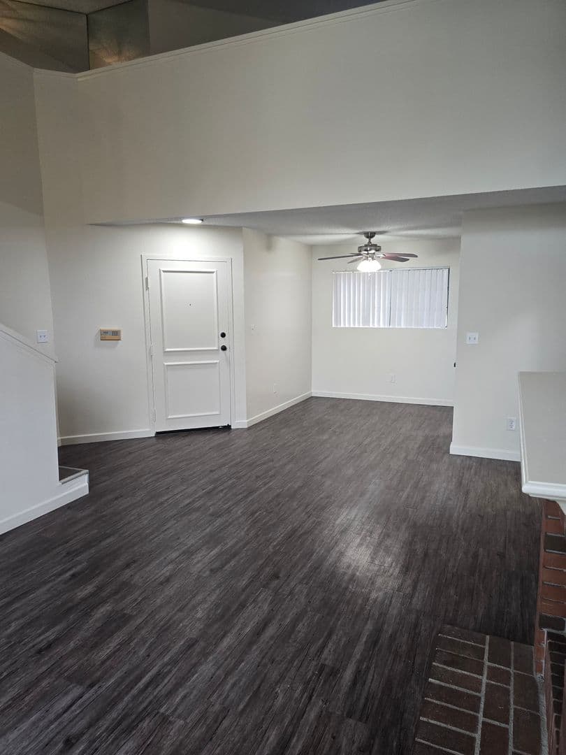 Los Angeles Apartment: 9801 Tabor Street