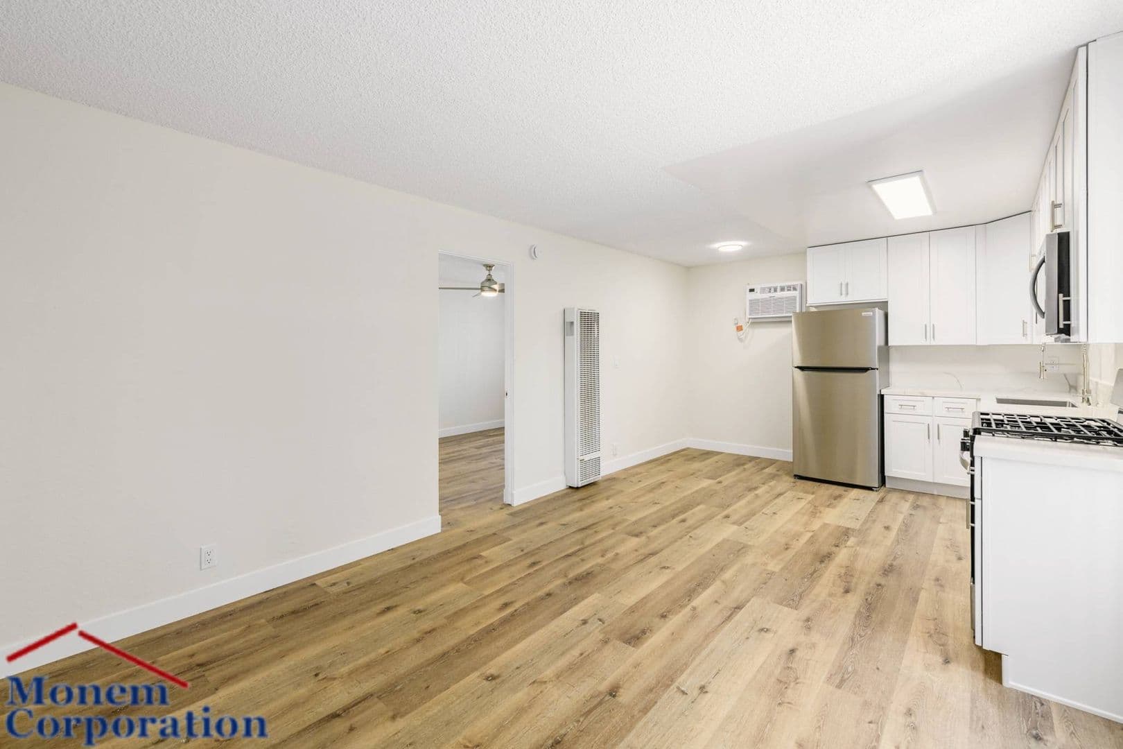 Van Nuys Apartment: 6861 Sepulveda Blvd