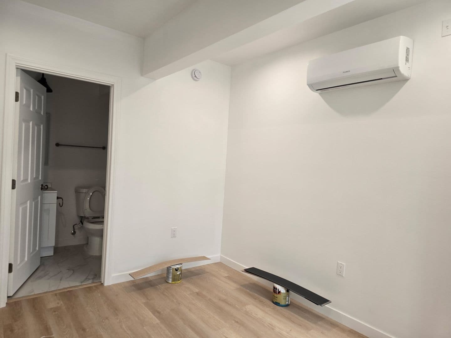 Los Angeles Apartment: 3721 Mentone Ave