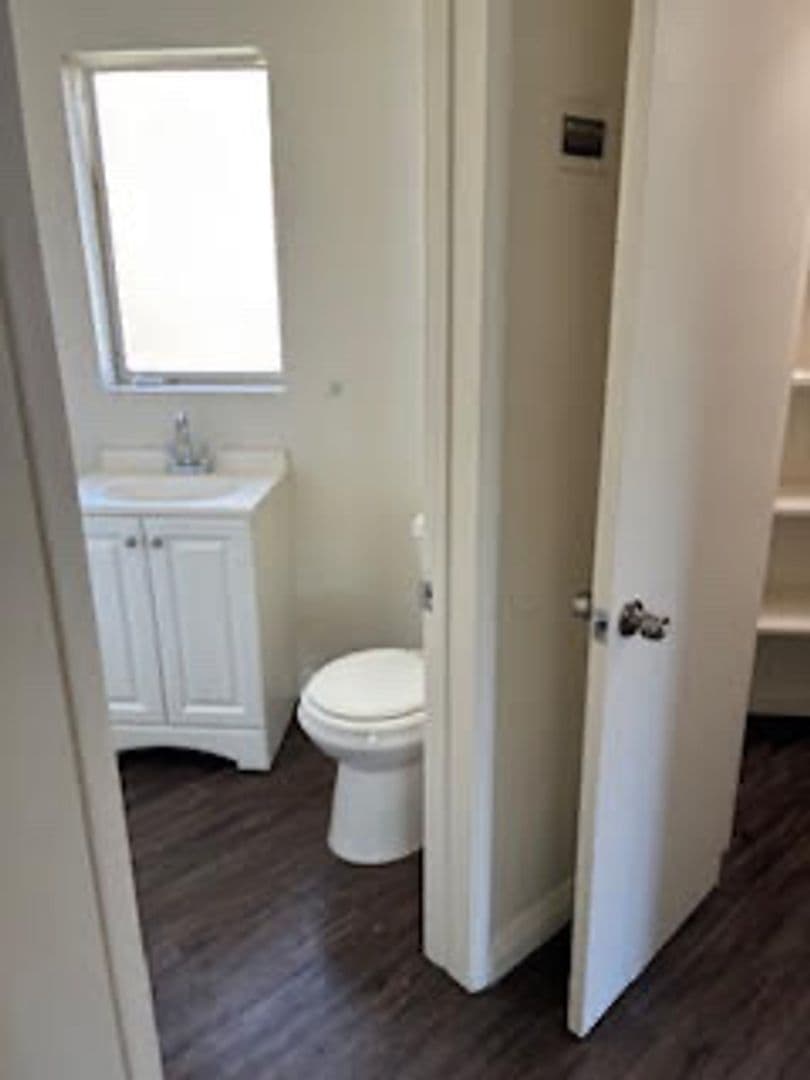 Los Angeles Apartment: 4025 Coco Ave