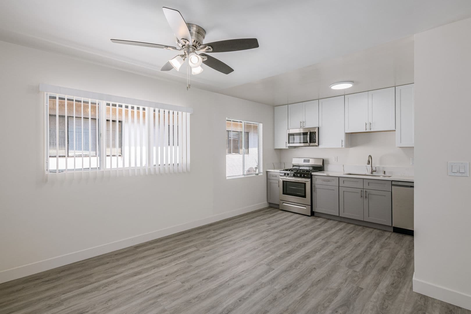 Los Angeles Apartment: 1339 S Ogden Dr
