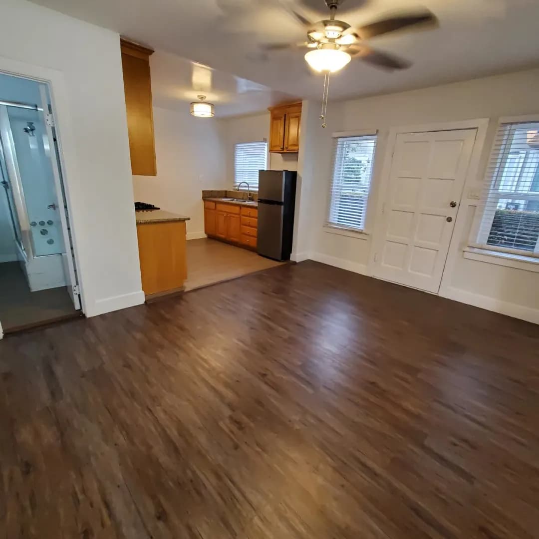 Los Angeles Apartment: 5414 Fountain Ave