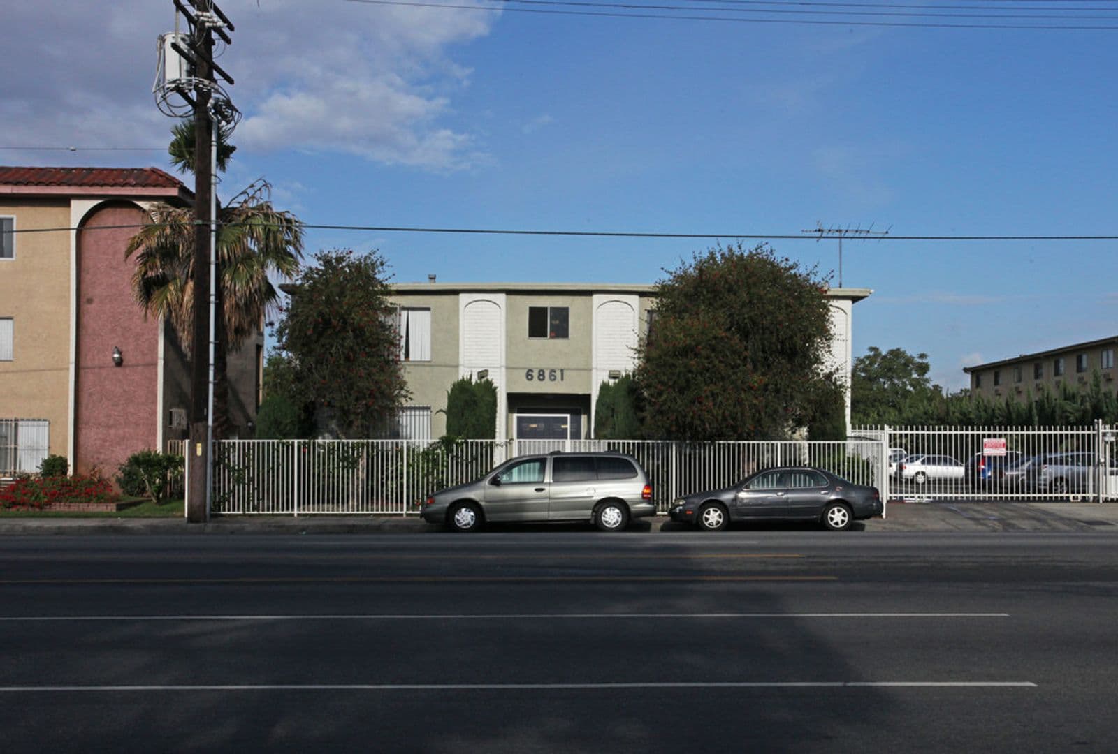 Van Nuys Apartment: 6861 Sepulveda Blvd