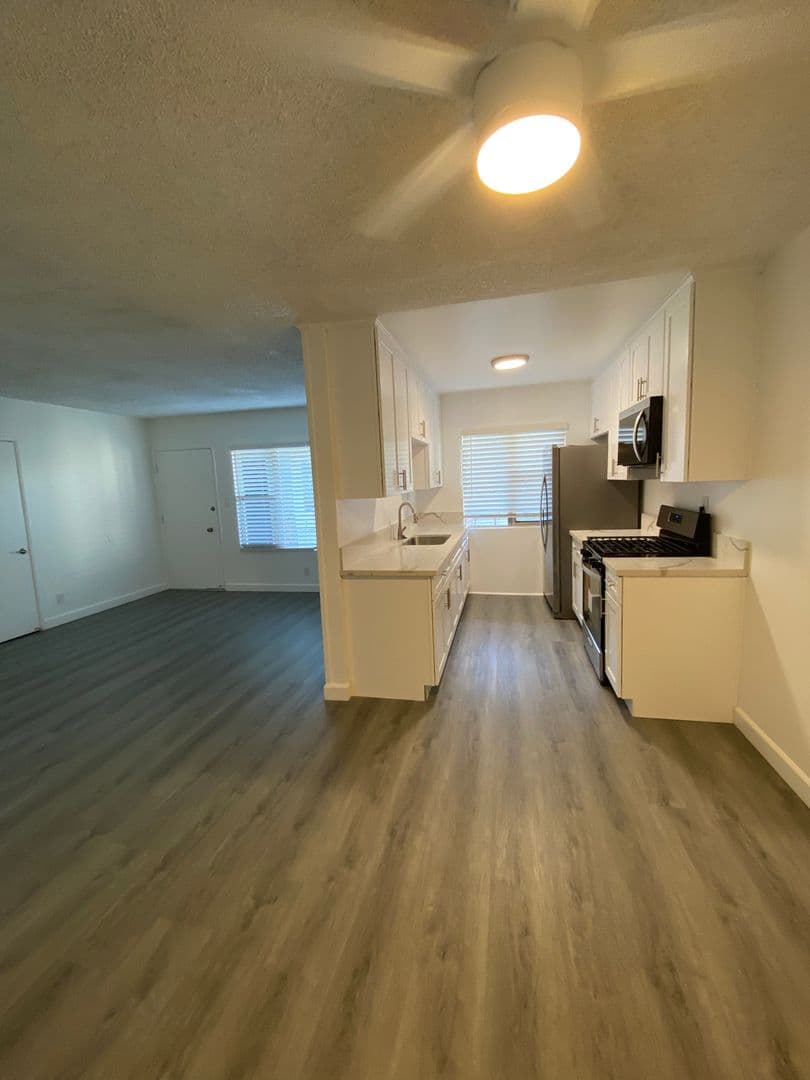 Los Angeles Apartment: 3956 Stevely Ave
