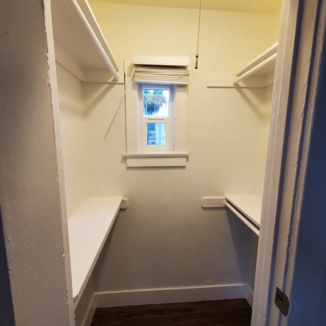 Los Angeles Apartment: 5414 Fountain Ave