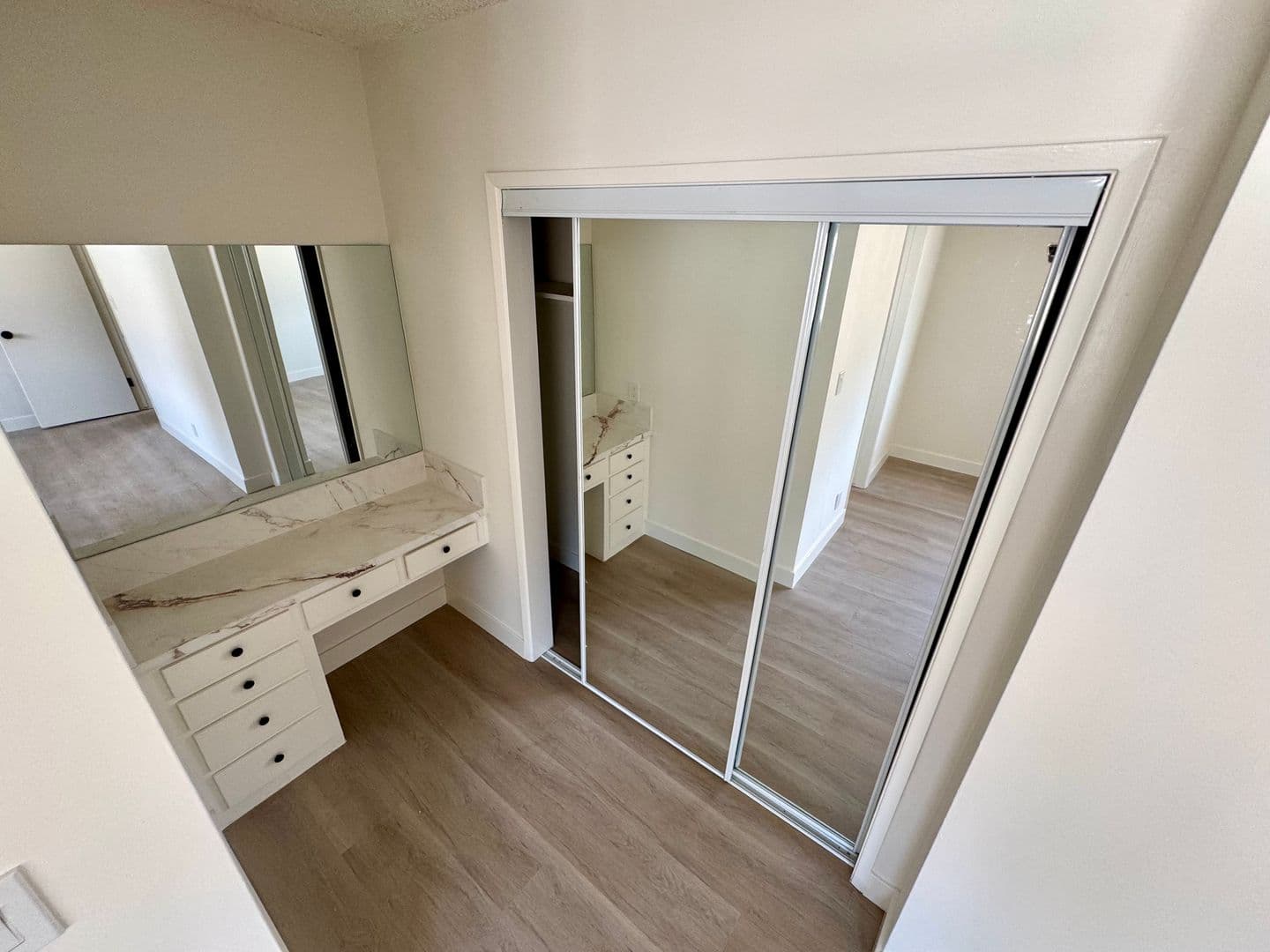 Los Angeles Apartment: 3772 Lockland Drive