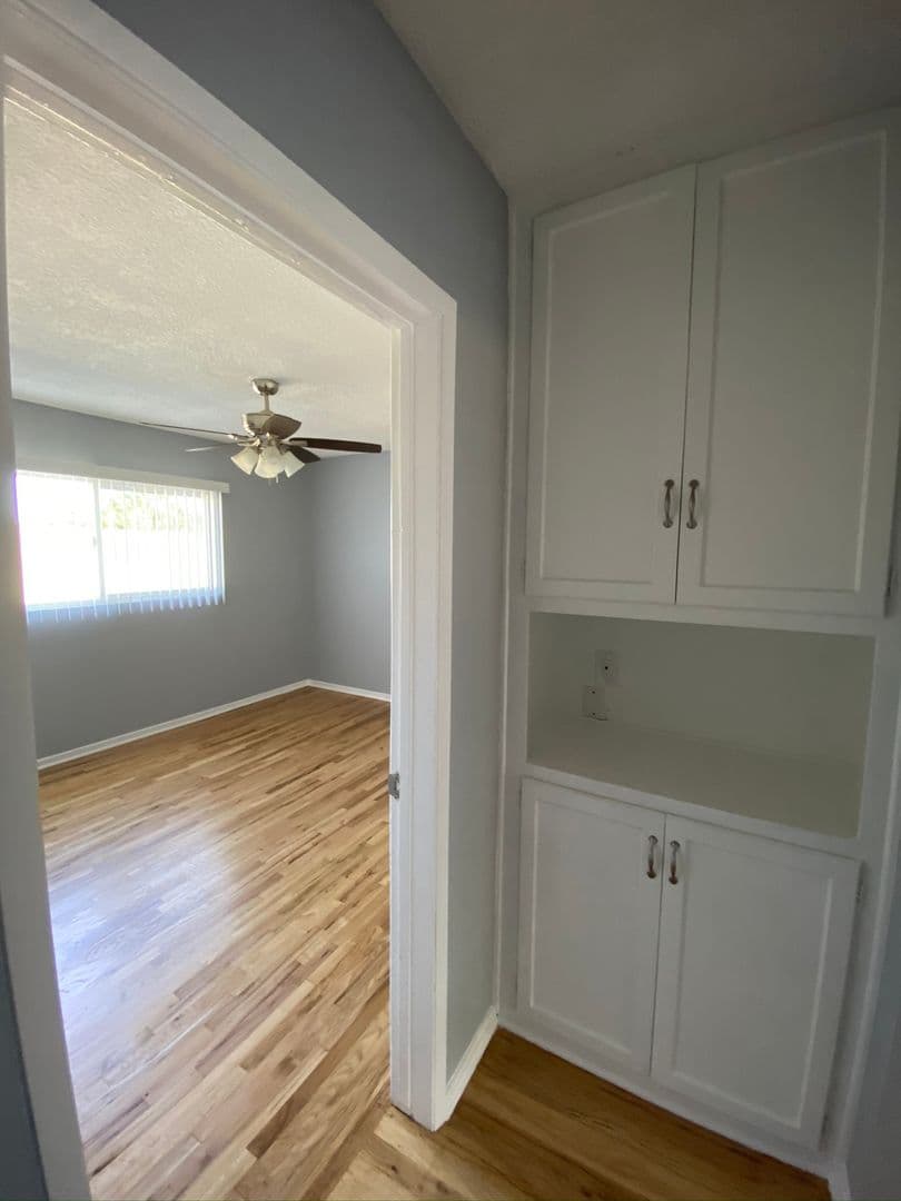 Santa Monica Apartment: 1227 11th Street