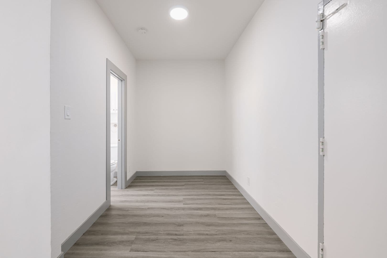 Los Angeles Apartment: 1623 N Mariposa Ave
