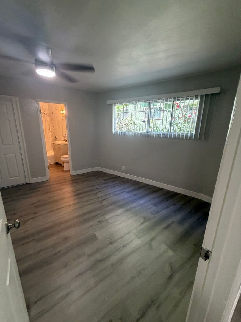 Los Angeles Apartment: 2505 & 2509 S Denison Ave