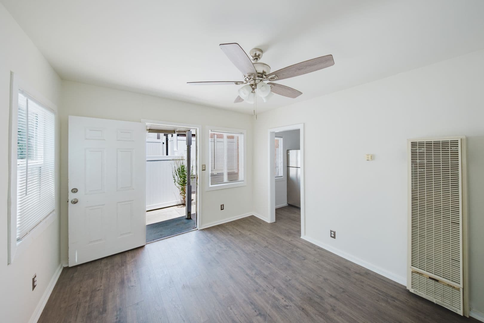 West Hollywood Apartment: 7764, 7766 & 7766 1/2 Santa Monica Blvd