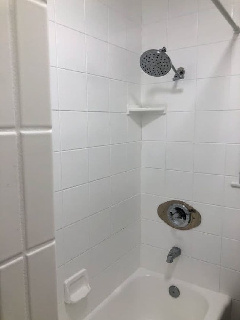Los Angeles Apartment: 4847 W. Slauson Ave