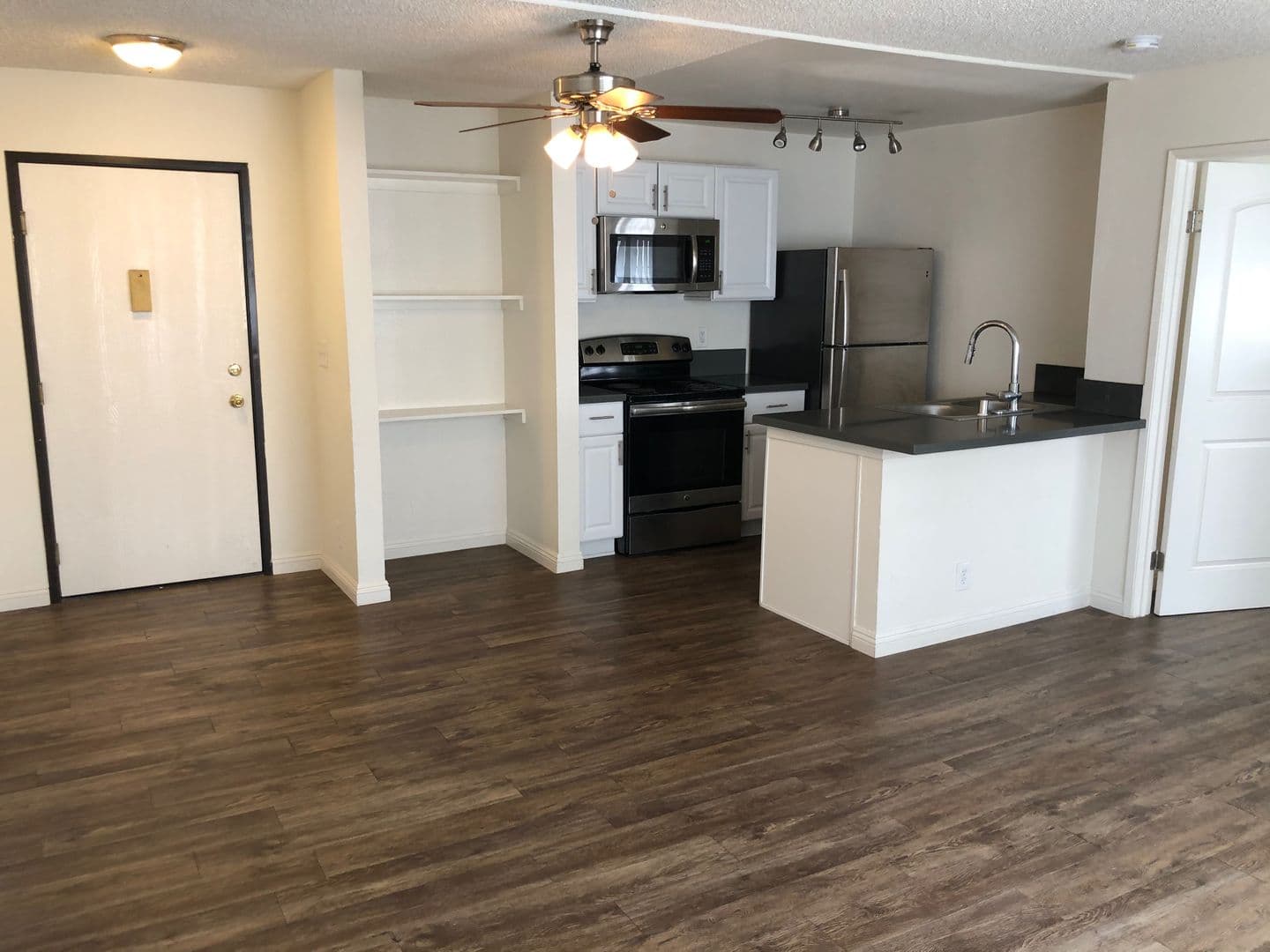 Los Angeles Apartment: 4124 Eagle Rock Blvd