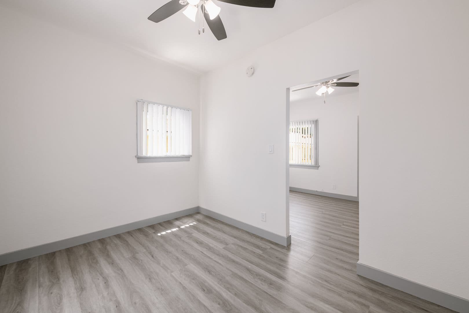 Los Angeles Apartment: 1623 N Mariposa Ave