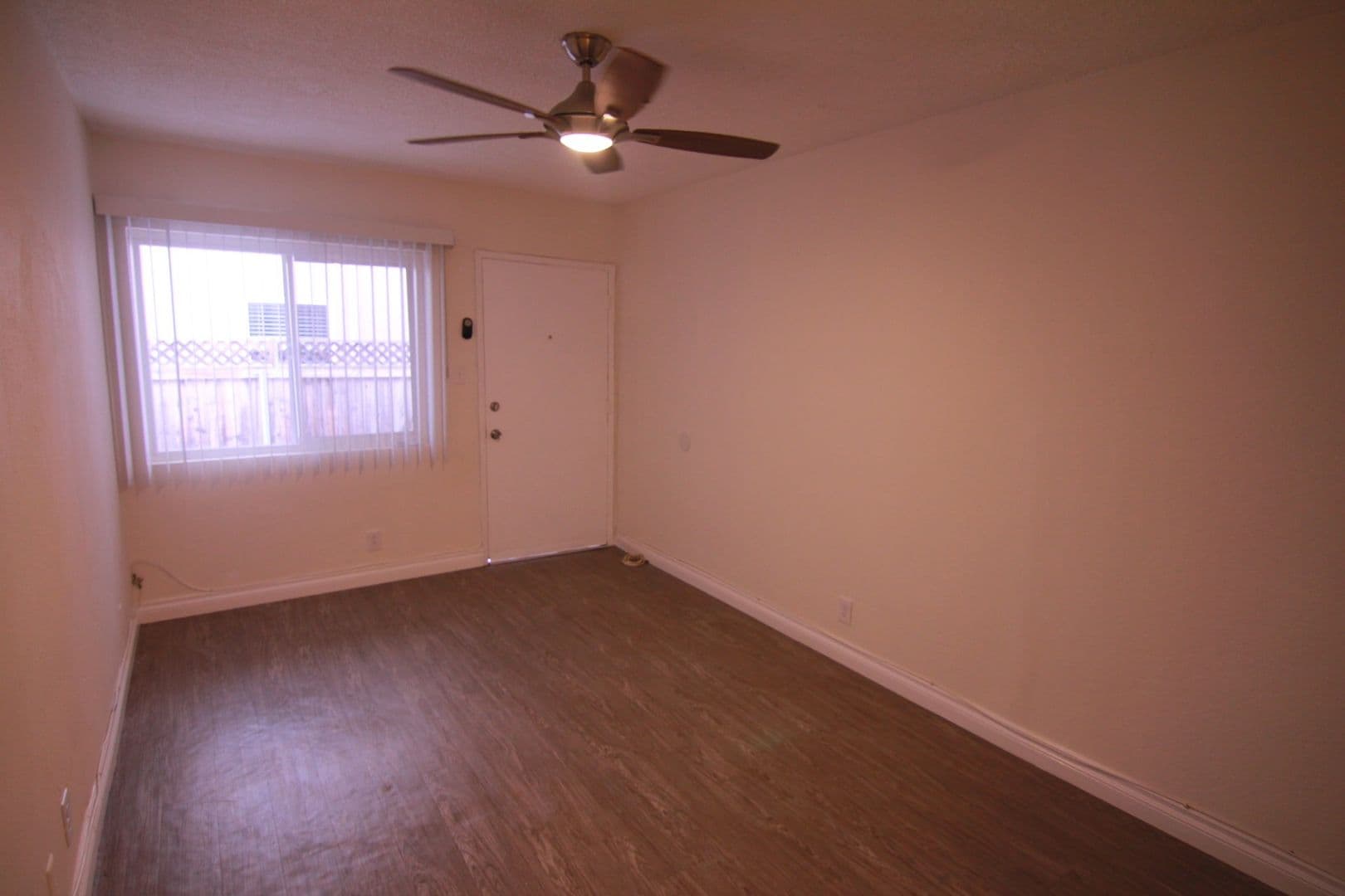 West Hollywood Apartment: 1136 N Ogden Dr
