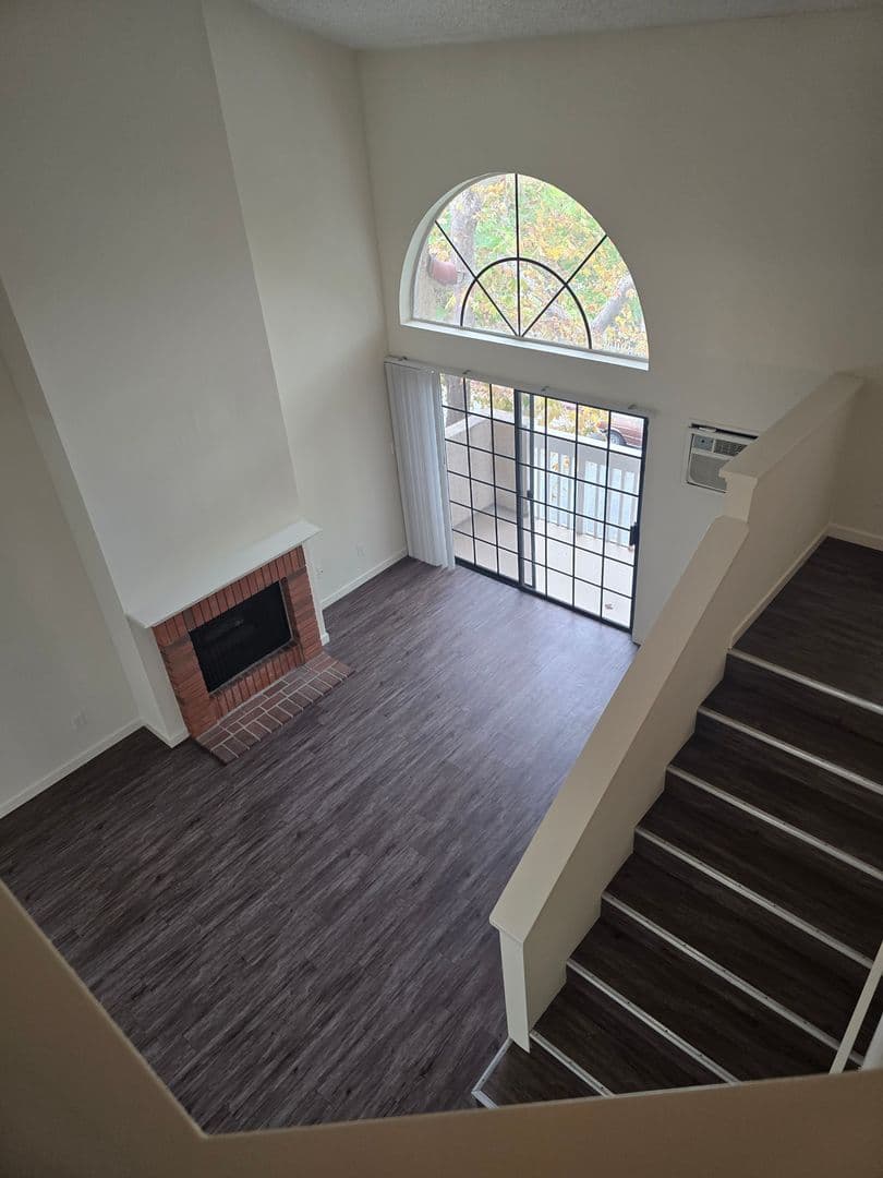 Los Angeles Apartment: 9801 Tabor Street