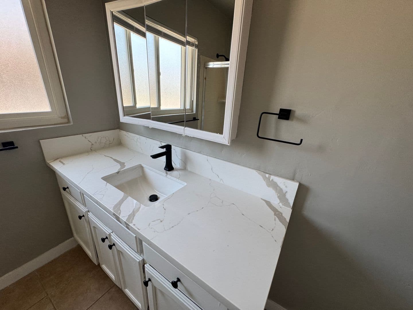Los Angeles Apartment: 4025 Coco Ave