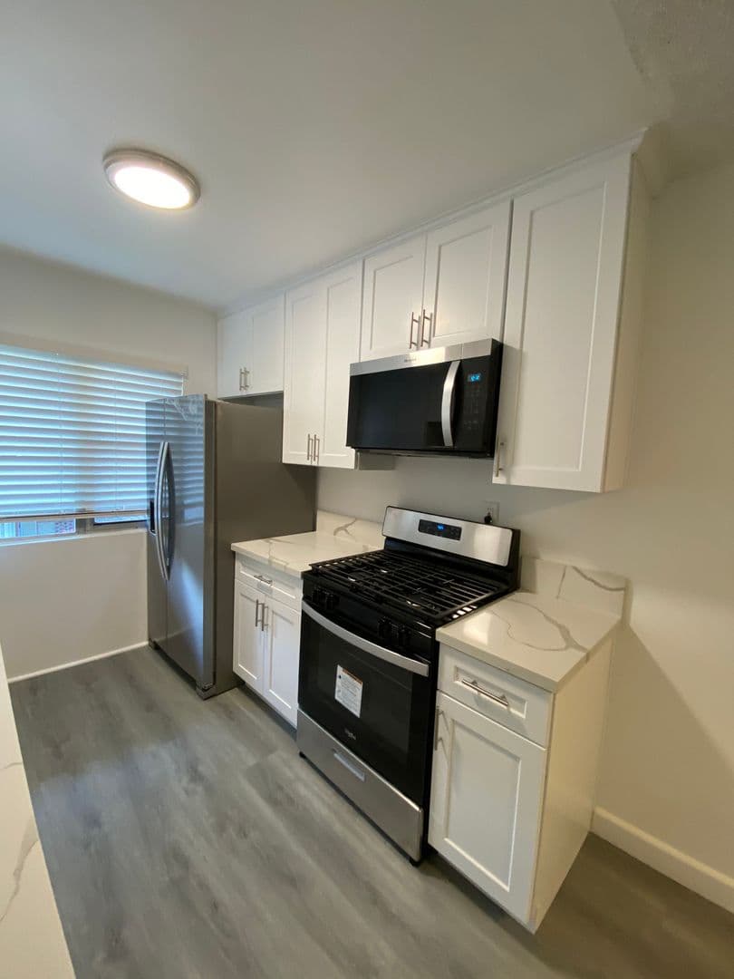 Los Angeles Apartment: 3956 Stevely Ave