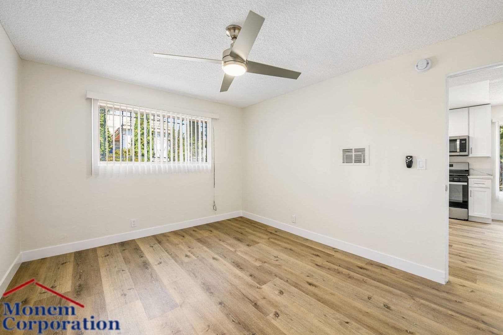Van Nuys Apartment: 6861 Sepulveda Blvd