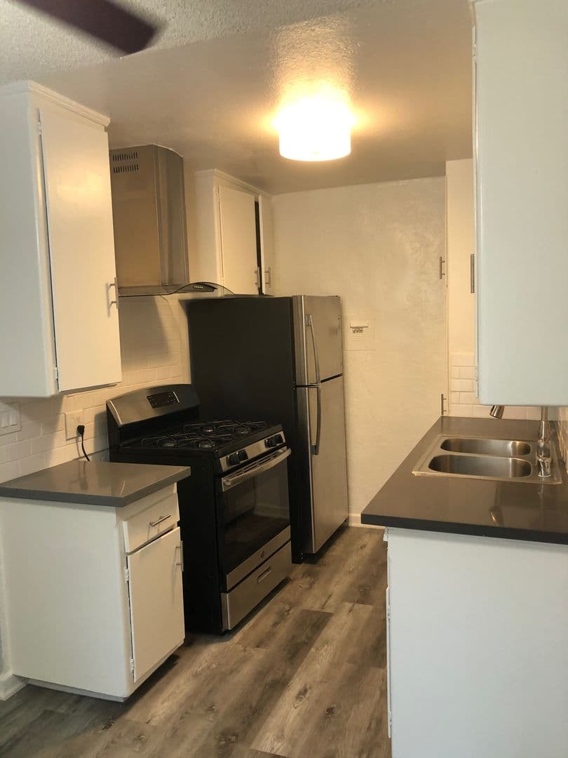 Los Angeles Apartment: 4847 W. Slauson Ave