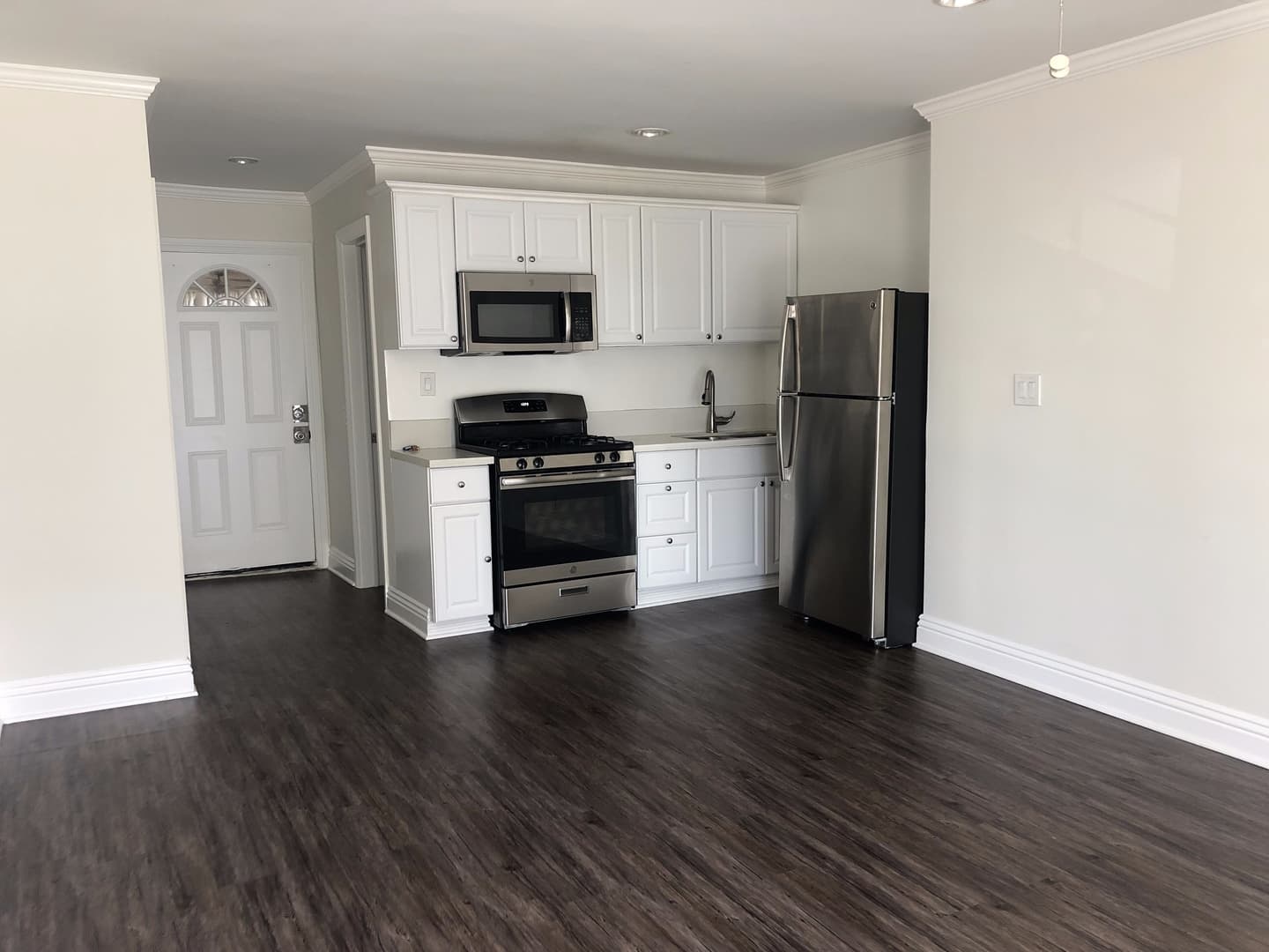 Los Angeles Apartment: 101 N Normandie Ave