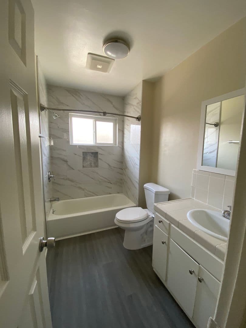 Los Angeles Apartment: 4025 Coco Ave