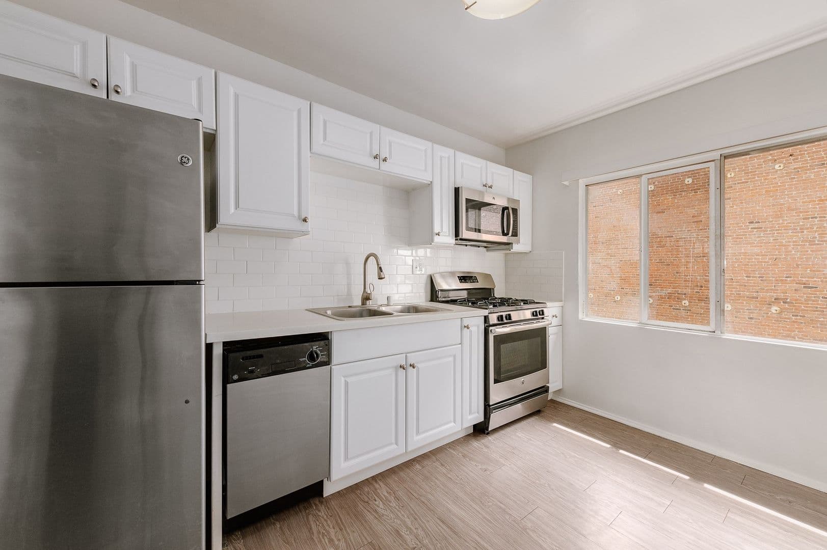 Los Angeles Apartment: 1033 S Westlake Ave