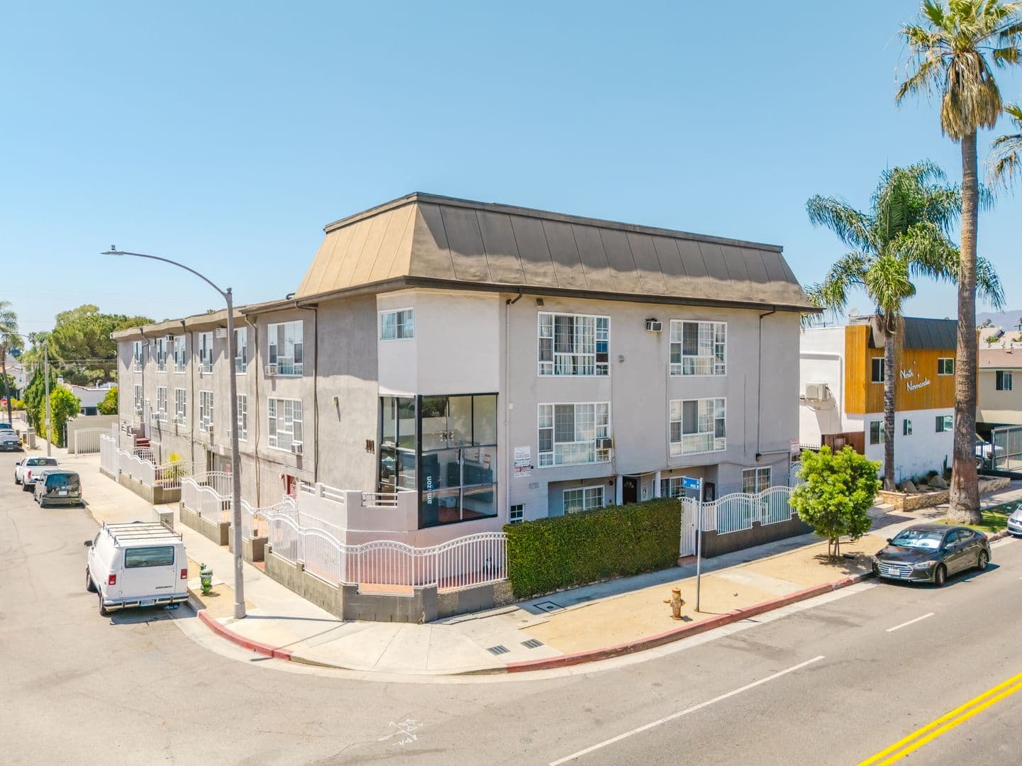 Los Angeles Apartment: 101 N Normandie Ave