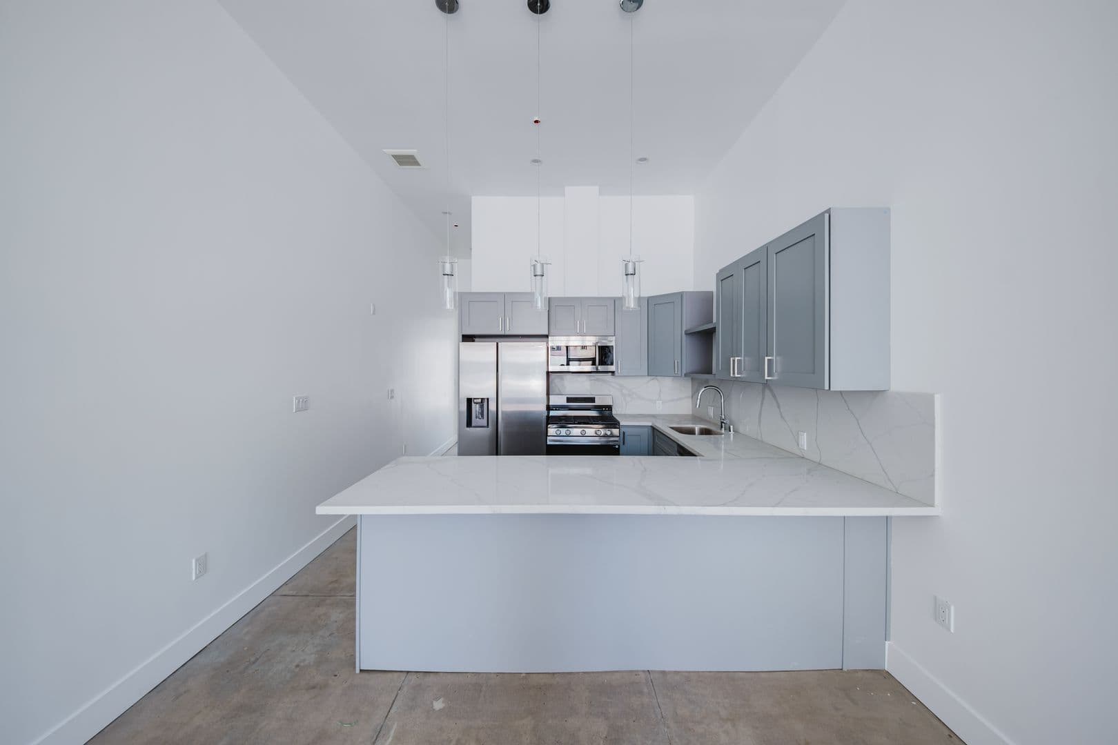 West Hollywood Apartment: 7764, 7766 & 7766 1/2 Santa Monica Blvd