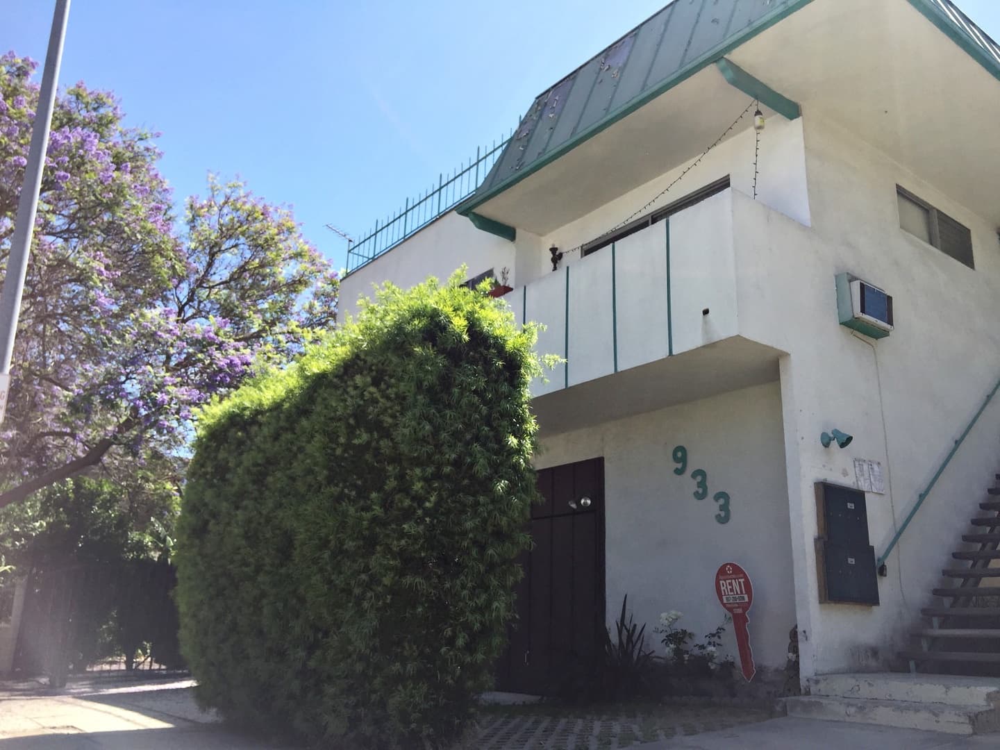 Los Angeles Apartment: 933 N Wilcox Ave