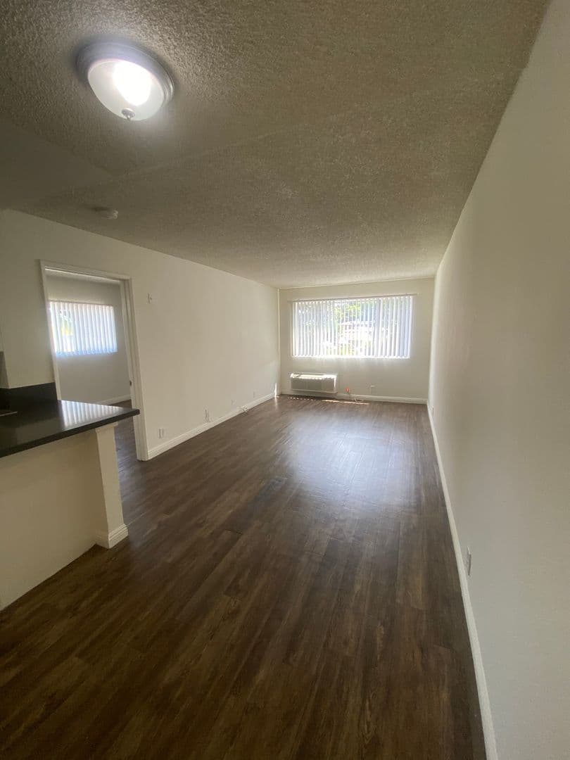 Los Angeles Apartment: 4124 Eagle Rock Blvd
